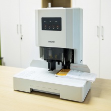 得力14608自動財務(wù)裝訂機(白)