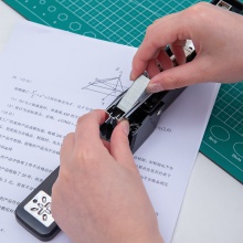 得力0434旋轉(zhuǎn)訂書機(jī)(黑)
